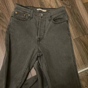 Levi’s black straight wedgie new condition